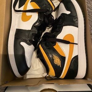 Jordan 1s- Kids